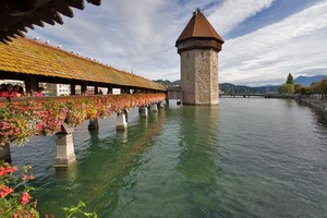 Billig Leiebil i Lucerne finner du her ➤ Våre tilbud på Bilutleie inkluderer forsikringer ✓ & ubegrenset kjørelengde ✓ Inntil 70% BESPARELSE!