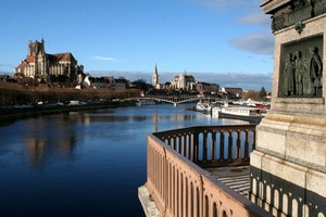 Leiebil Auxerre