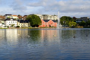 Billig Hyrbil i Stavanger ➤ Våra erbjudanden för Biluthyrning inkluderar försäkring ✓ och obegränsad körsträcka ✓ för de flesta destinationer!