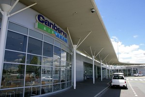 Hyrbil Canberra Flygplats