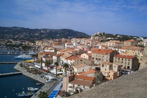 Autovuokraamo Korsika
