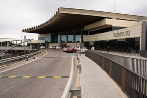 Autovuokraamo Valencia Lentokenttä